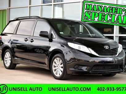 Used 2017 Toyota Sienna LE