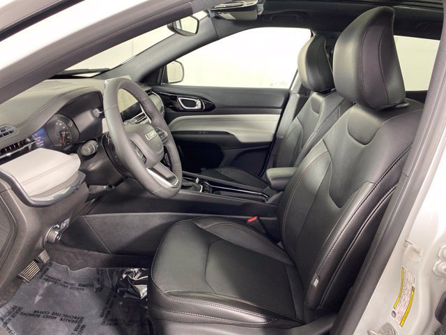 Used 2023 Jeep Compass Limited w/ Sun and Sound Group AWD/4WD image 17