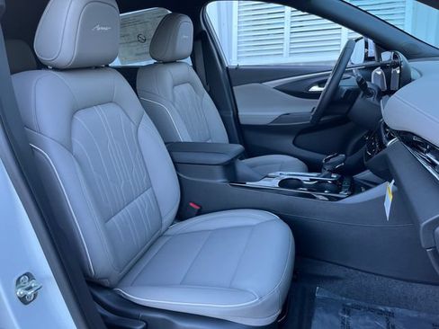 New 2026 Buick Envista Avenir FWD image 16