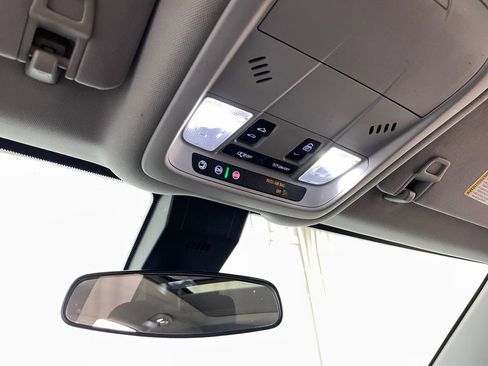 Used 2022 Chevrolet Equinox LT image 32