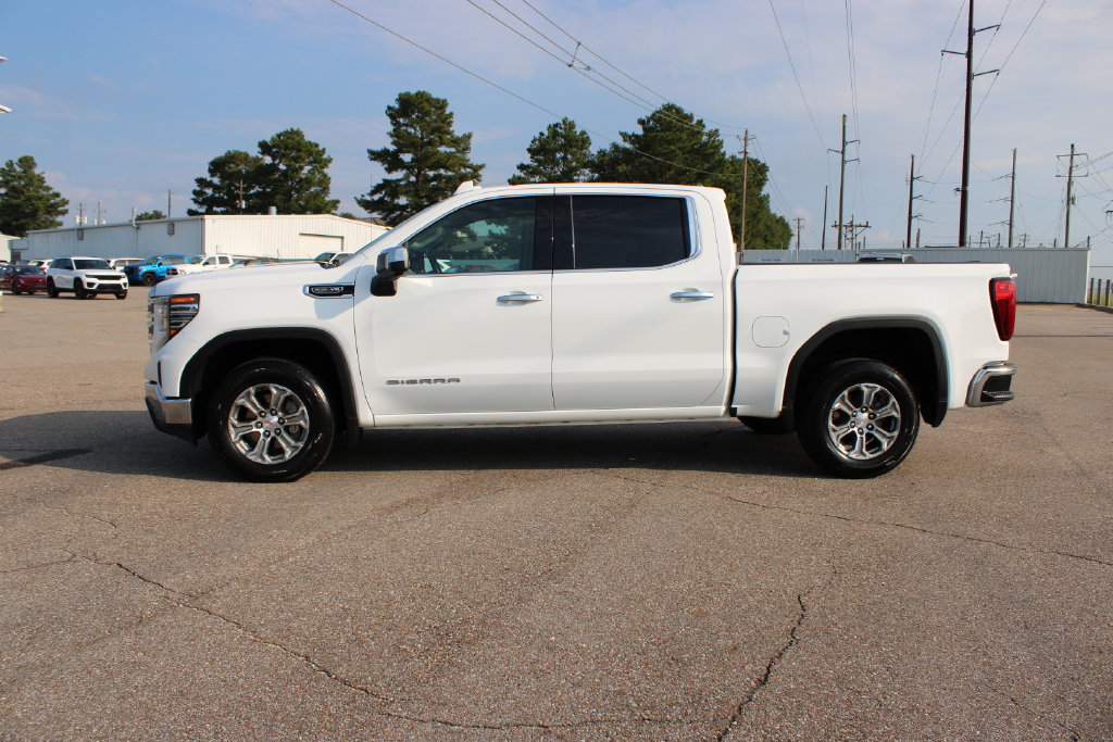 Used 2025 GMC Sierra 1500 SLT RWD image 4