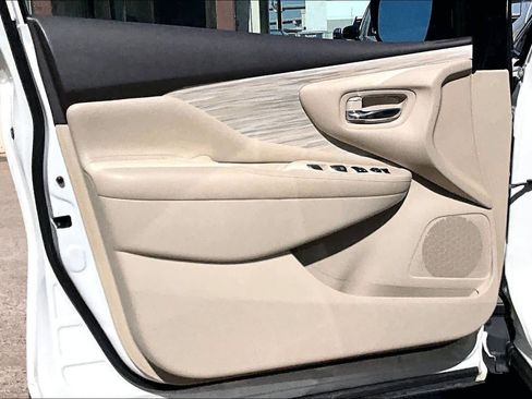 Used 2015 Nissan Murano S image 21