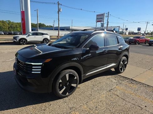 New 2026 Nissan Kicks SR w/ SR Premium Package image 9