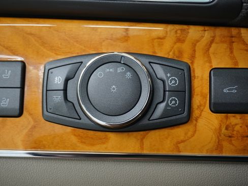 Used 2013 Lincoln MKX FWD image 24