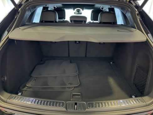 Certified 2024 Porsche Macan AWD/4WD image 28