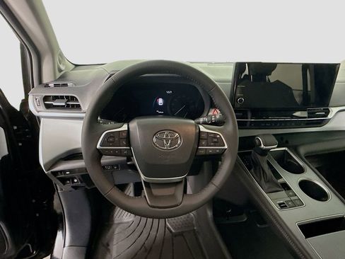 Certified 2025 Toyota Sienna XLE w/ XLE Plus Package image 11