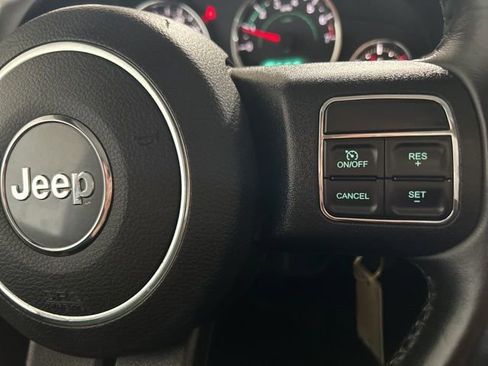 Used 2017 Jeep Wrangler Sahara w/ Dual Top Group AWD/4WD image 16