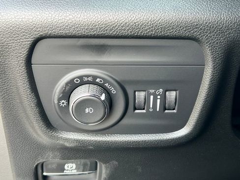 New 2025 Jeep Grand Cherokee Limited w/ Trailer Tow Package image 17