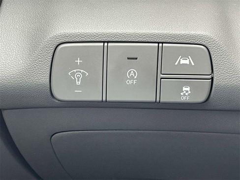 Used 2022 Hyundai Elantra SE image 23