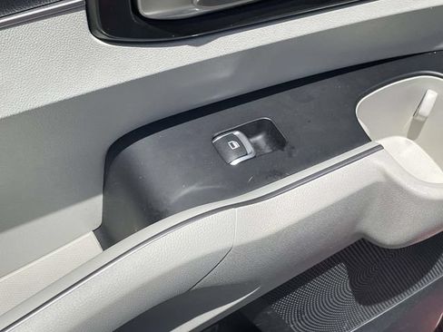 Certified 2023 Kia Sorento S FWD image 19