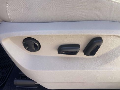 New 2026 Volkswagen Atlas SE image 19