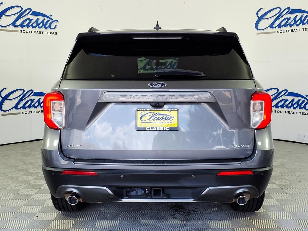 Used 2023 Ford Explorer XLT w/ Equipment Group 202A AWD/4WD image 4