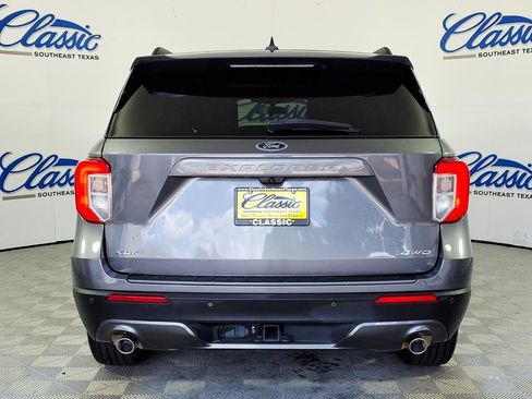 Used 2023 Ford Explorer XLT w/ Equipment Group 202A AWD/4WD image 4