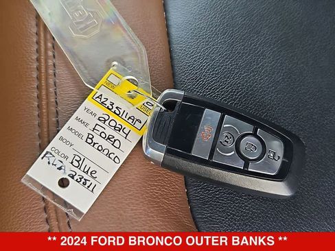 Used 2024 Ford Bronco Outer Banks AWD/4WD image 36