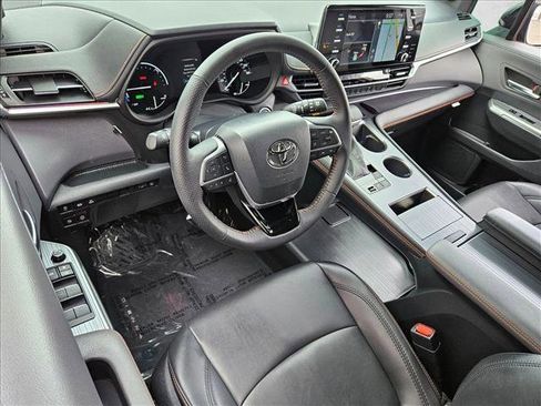 Used 2021 Toyota Sienna XSE w/ XSE Plus Package AWD/4WD image 10