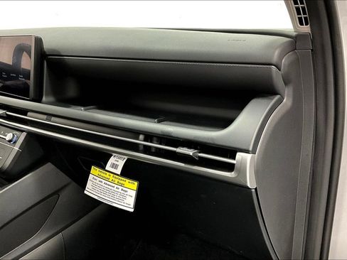 Used 2025 Hyundai Tucson SE image 19