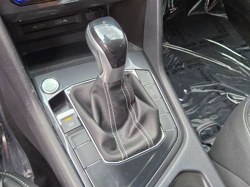 Used 2023 Volkswagen Tiguan SE FWD image 32