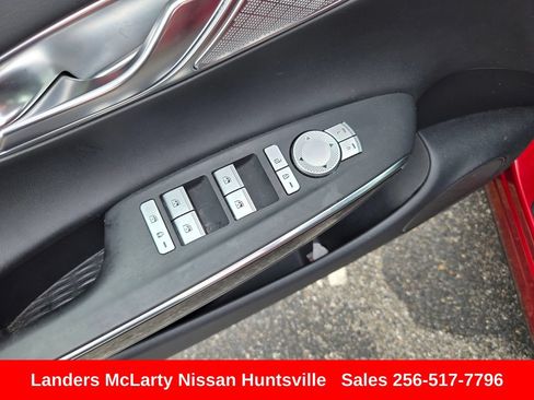 Used 2025 Genesis GV70 2.5T AWD/4WD image 22