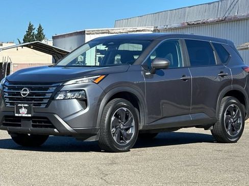 Used 2025 Nissan Rogue SV AWD/4WD image 8