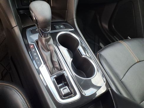 Used 2022 Chevrolet Equinox Premier image 11