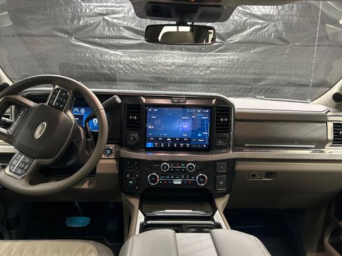 Used 2026 Ford F450 Platinum w/ Platinum Plus Package image 16