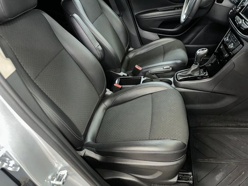 Certified 2022 Buick Encore Preferred w/ Safety Package image 28