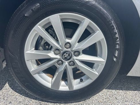 Used 2025 Toyota Camry LE AWD/4WD image 3