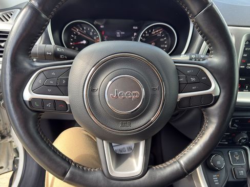 Used 2019 Jeep Compass Latitude w/ Popular Equipment Group AWD/4WD image 19