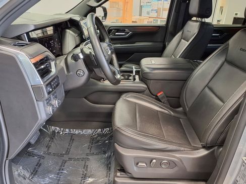 Used 2025 GMC Yukon Denali AWD/4WD image 21