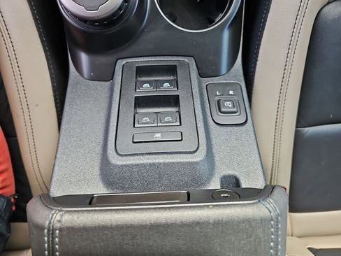 Used 2024 Ford Bronco Wildtrak AWD/4WD image 31
