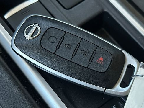 Used 2024 Nissan Pathfinder SV FWD image 26