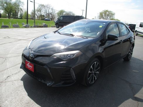 Used 2018 Toyota Corolla XSE image 10
