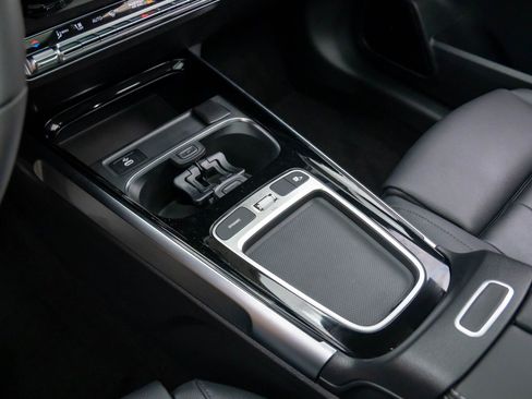 New 2026 Mercedes-Benz GLB 250 4MATIC image 12