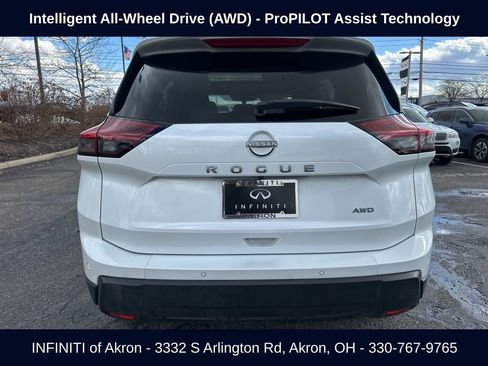 Used 2026 Nissan Rogue SV w/ SV Premium Package image 11