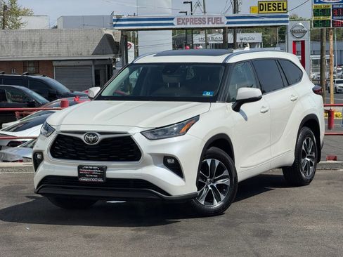 Used 2020 Toyota Highlander XLE image 9