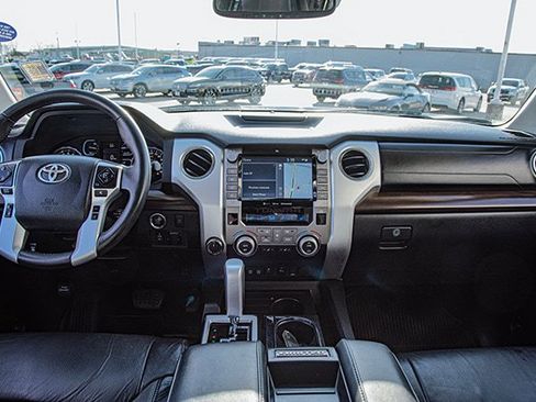 Used 2020 Toyota Tundra Limited w/ Limited Premium Package AWD/4WD image 5