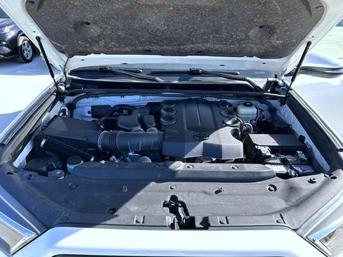 Used 2021 Toyota 4Runner Limited AWD/4WD image 24