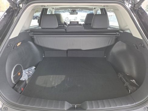 Used 2022 Toyota Corolla Cross XLE image 29