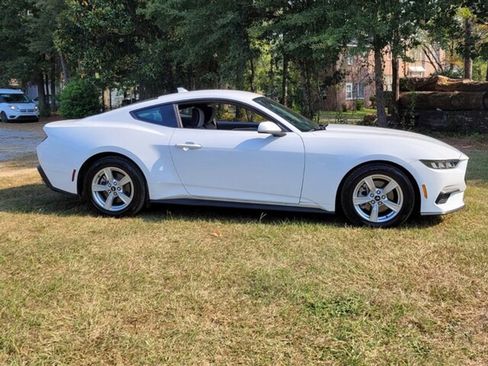 Used 2024 Ford Mustang Coupe image 12