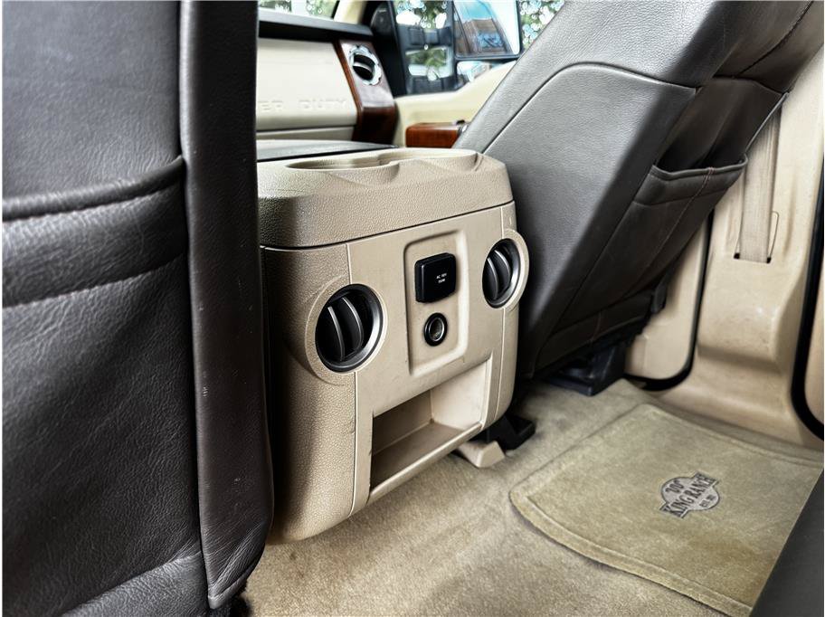 Used 2016 Ford F250 King Ranch w/ FX4 Off-Road Package AWD/4WD image 18