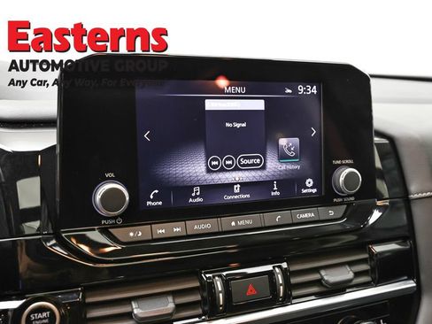 Used 2023 Nissan Pathfinder SV w/ SV Premium Package AWD/4WD image 19