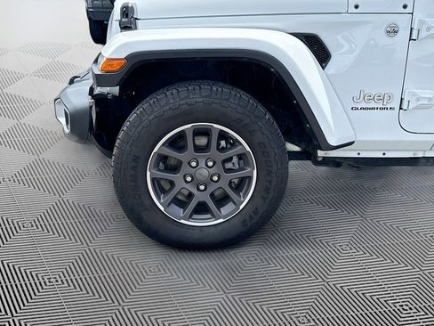 Used 2023 Jeep Gladiator Overland AWD/4WD image 36