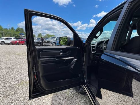 Used 2025 RAM 1500 Big Horn AWD/4WD image 24