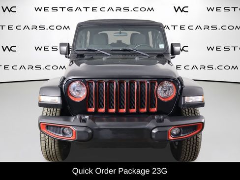 Used 2018 Jeep Wrangler Unlimited Sahara image 2