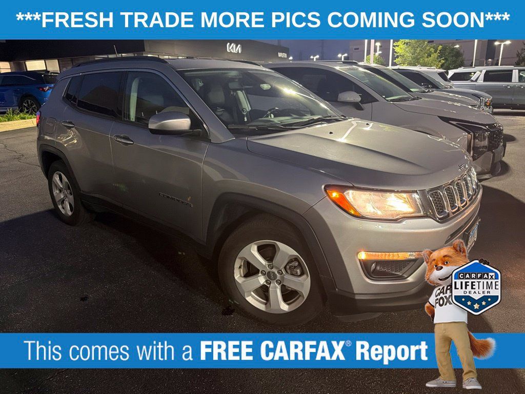 Used 2019 Jeep Compass Latitude w/ Cold Weather Group FWD image 3