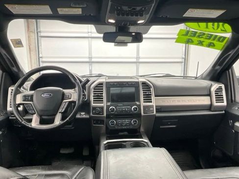 Used 2017 Ford F250 Platinum w/ Platinum Ultimate Package AWD/4WD image 4