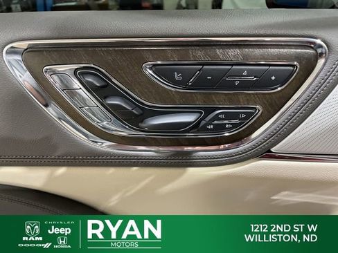 Used 2019 Lincoln Continental Reserve image 26