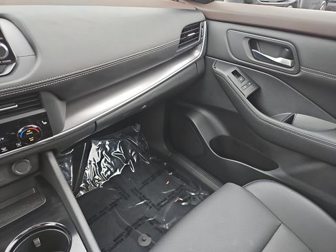 Certified 2023 Nissan Rogue SV w/ SV Premium B Package AWD/4WD image 25
