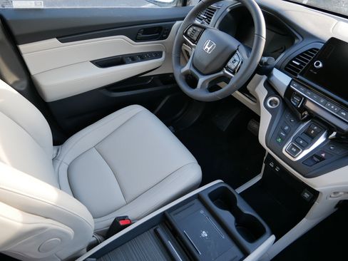 New 2026 Honda Odyssey EX-L image 9