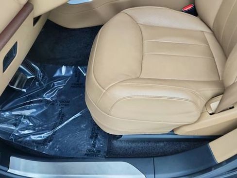 Used 2023 Land Rover Range Rover Long Wheelbase SE image 36